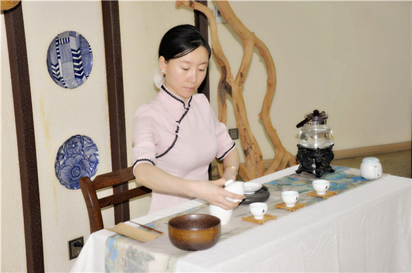 天晟茶艺培训学校第171期中国茶学系统培训班顺利结业啦!(图6) 天晟茶艺培训学校第171期中国茶学系统培训班顺利结业啦!(图6)