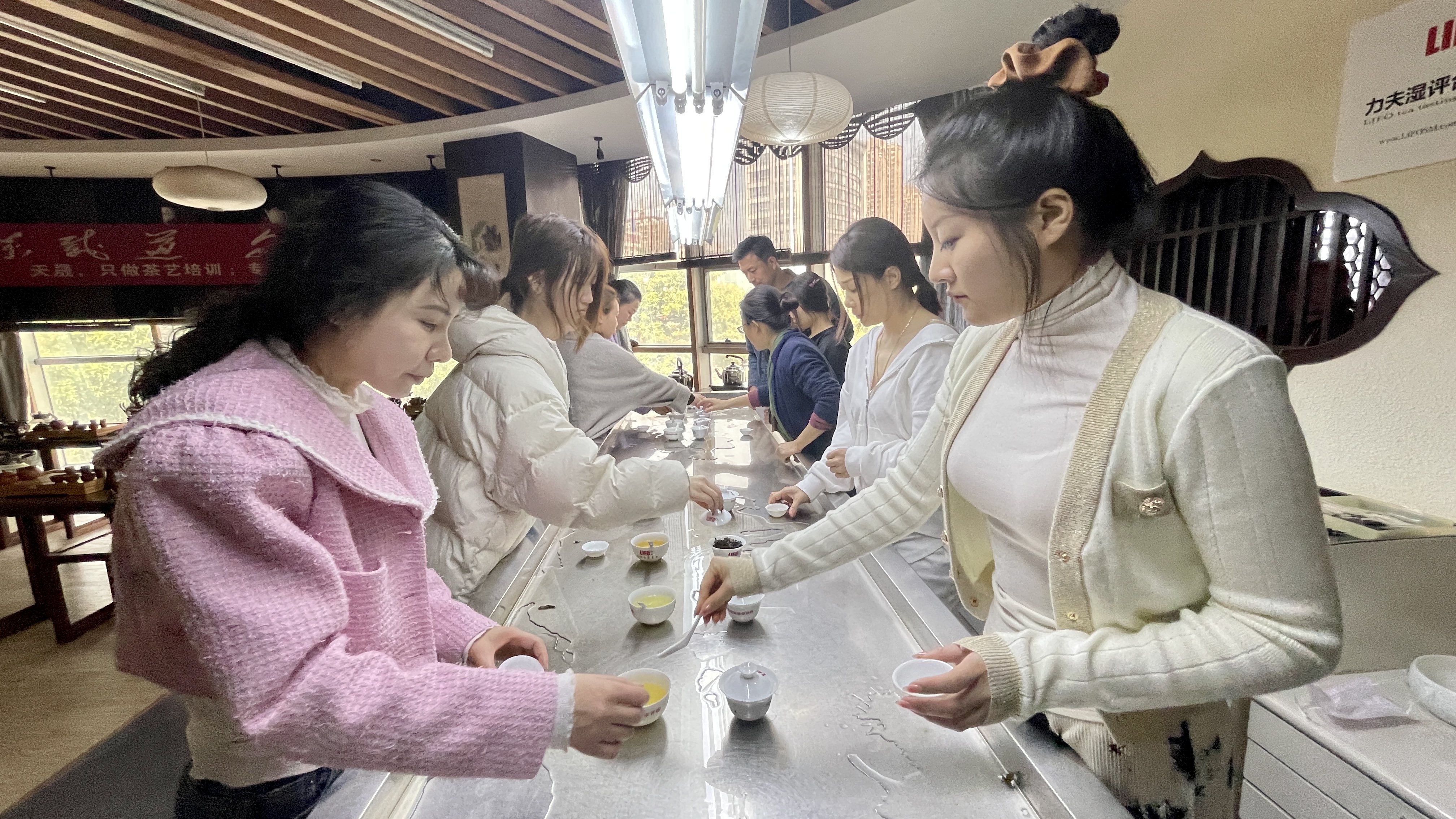 北京茶艺培训学红茶学金骏眉吗?天晟茶艺培训学校如是说(图1)