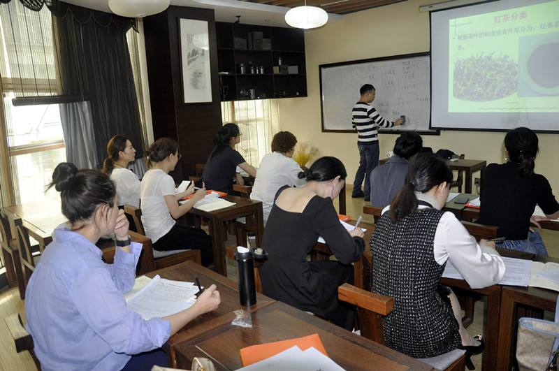 吉林茶艺培训学员问天晟茶艺培训学校：你们是国内最好的茶艺培训班吗?