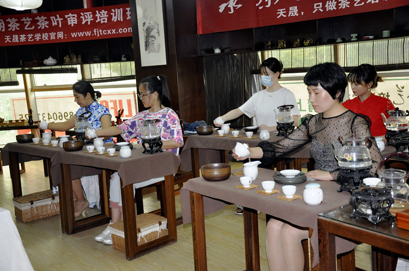 四平茶艺培训学员问天晟茶艺培训学校：天晟茶艺培训学校怎样招生？(图3)
