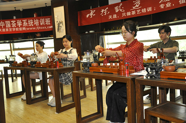 免费培训茶艺师真的吗? 天晟茶艺培训学校