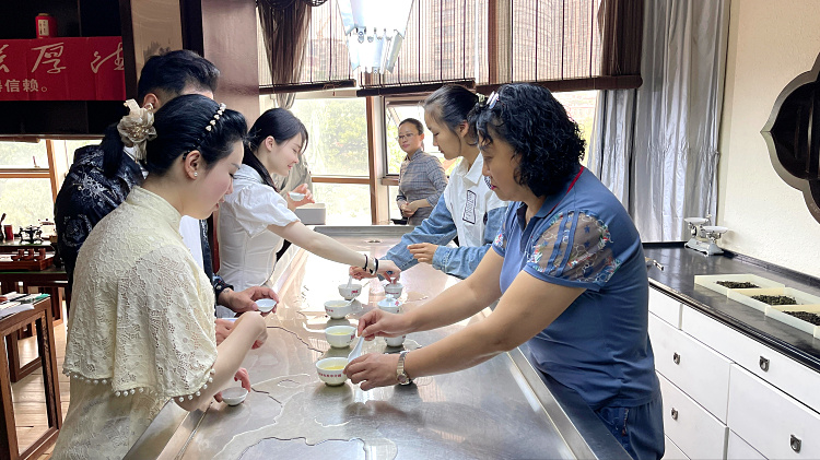 想学茶道在哪里可以学? 天晟茶艺培训学校值得信赖。(图1)