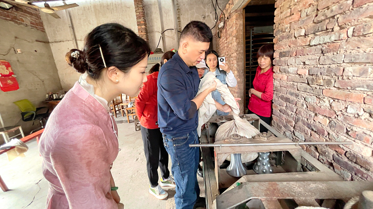 天晟茶艺培训学校报考三本证书可以是高级工级别吗?