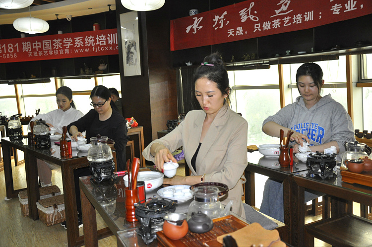 茶艺培训机构哪家好? 天晟茶艺培训学校