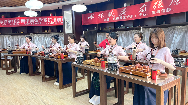 茶艺师培训机构哪家好? 哪家茶艺培训班更好? 