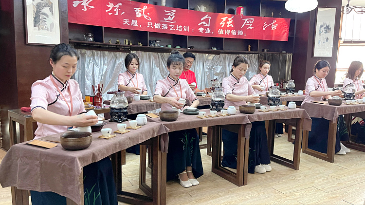 天晟茶艺培训学校茶艺培训班一般多少钱? (图2)