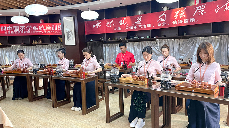 天晟茶艺培训学校茶艺培训班一般多少钱? (图4)