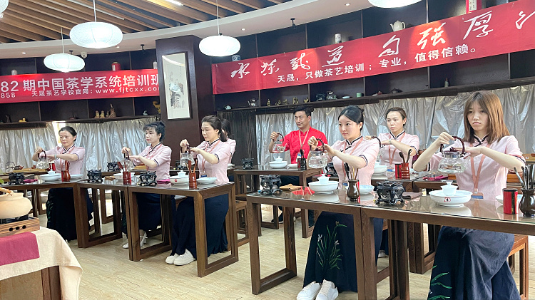 天晟茶艺培训学校茶艺培训班一般多少钱? (图3)