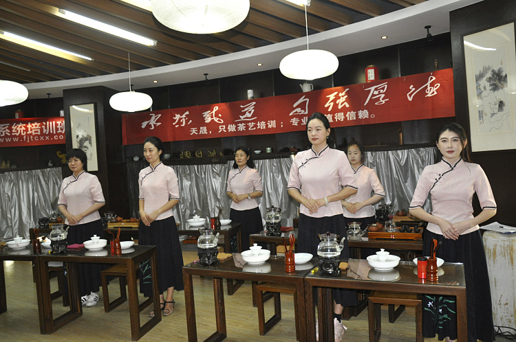 天晟茶艺培训学校茶艺师证书可以直接报考高级的吗? (图1)