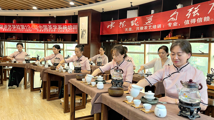 茶道培训哪里好? 出色茶道培训源于茶非表演非证书(图3)