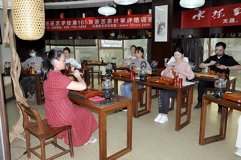 茶艺培训乱象：花费10天学泡茶，是智商税还是真功夫？(图2)