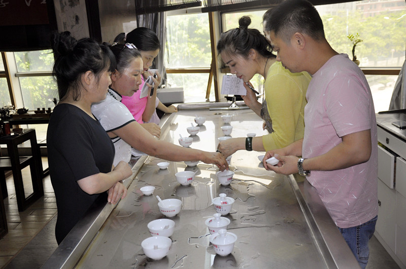 以茶载道，以艺传心——天晟茶艺(图3)