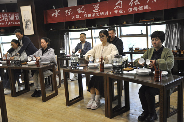 第217期：安溪茶艺之茶具展示学习(图3)