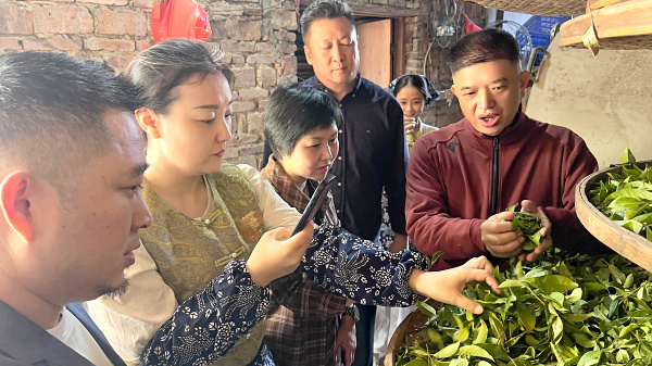 学茶艺千万别被“表演”忽悠了!揭秘天晟19年的“笨功夫”(图1) 学茶艺千万别被“表演”忽悠了!揭秘天晟19年的“笨功夫”(图1)