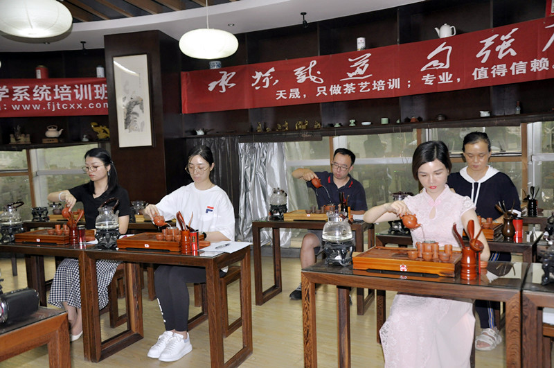 别再被“表演式”茶艺忽悠了！想学真本事的进来看(图3)