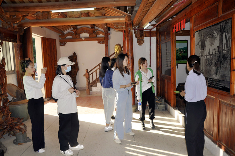 想转行做茶艺师?别被“速成班”忽悠了,来看看什么是真正的“科班出身”(图1) 想转行做茶艺师?别被“速成班”忽悠了,来看看什么是真正的“科班出身”(图1)