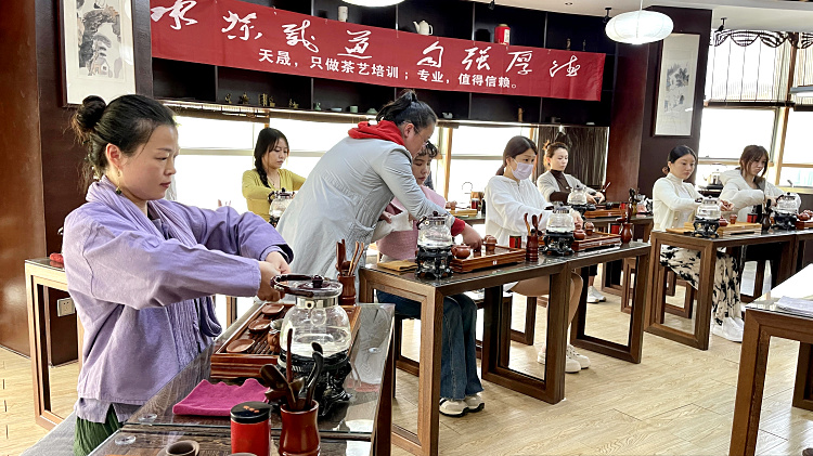 4月11日开班!天晟茶艺培训学校:10天全日制特训,直通高级茶艺师(图2) 4月11日开班!天晟茶艺培训学校:10天全日制特训,直通高级茶艺师(图2)
