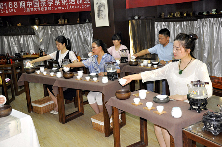 4月11日开班!天晟茶艺培训学校:10天全日制特训,直通高级茶艺师(图3) 4月11日开班!天晟茶艺培训学校:10天全日制特训,直通高级茶艺师(图3)