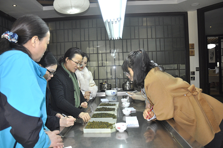 十九年，只做一盏茶的引路人(图5)