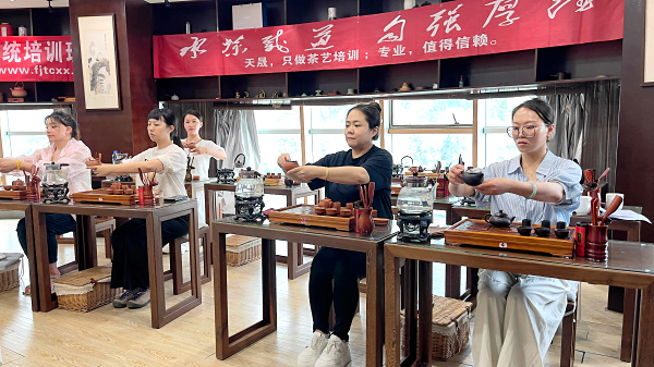 第219期:台湾十八道茶艺流水训练复习(图1) 第219期:台湾十八道茶艺流水训练复习(图1)