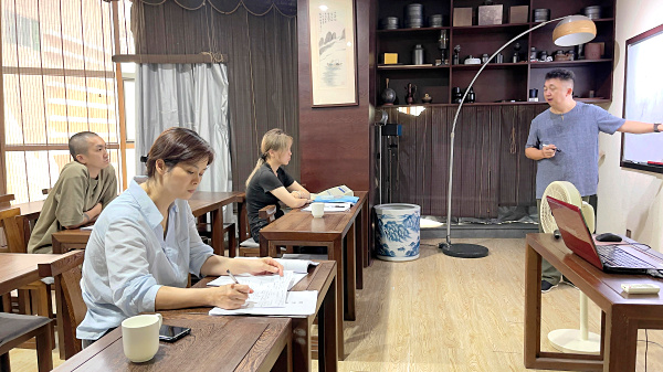 第220期:金骏眉、正山小种的加工与审评 红茶实践审评(图1) 第220期:金骏眉、正山小种的加工与审评 红茶实践审评(图1)