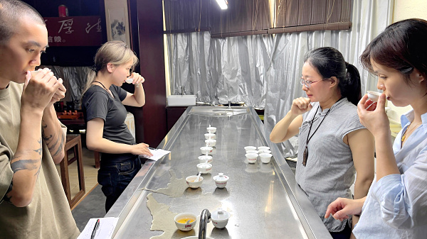 第220期:金骏眉、正山小种的加工与审评 红茶实践审评(图3) 第220期:金骏眉、正山小种的加工与审评 红茶实践审评(图3)