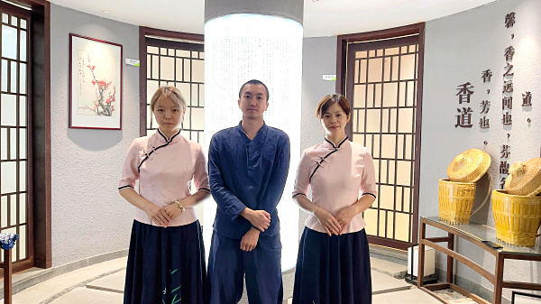 天晟茶艺学校第220期毕业合影留念(图2) 天晟茶艺学校第220期毕业合影留念(图2)